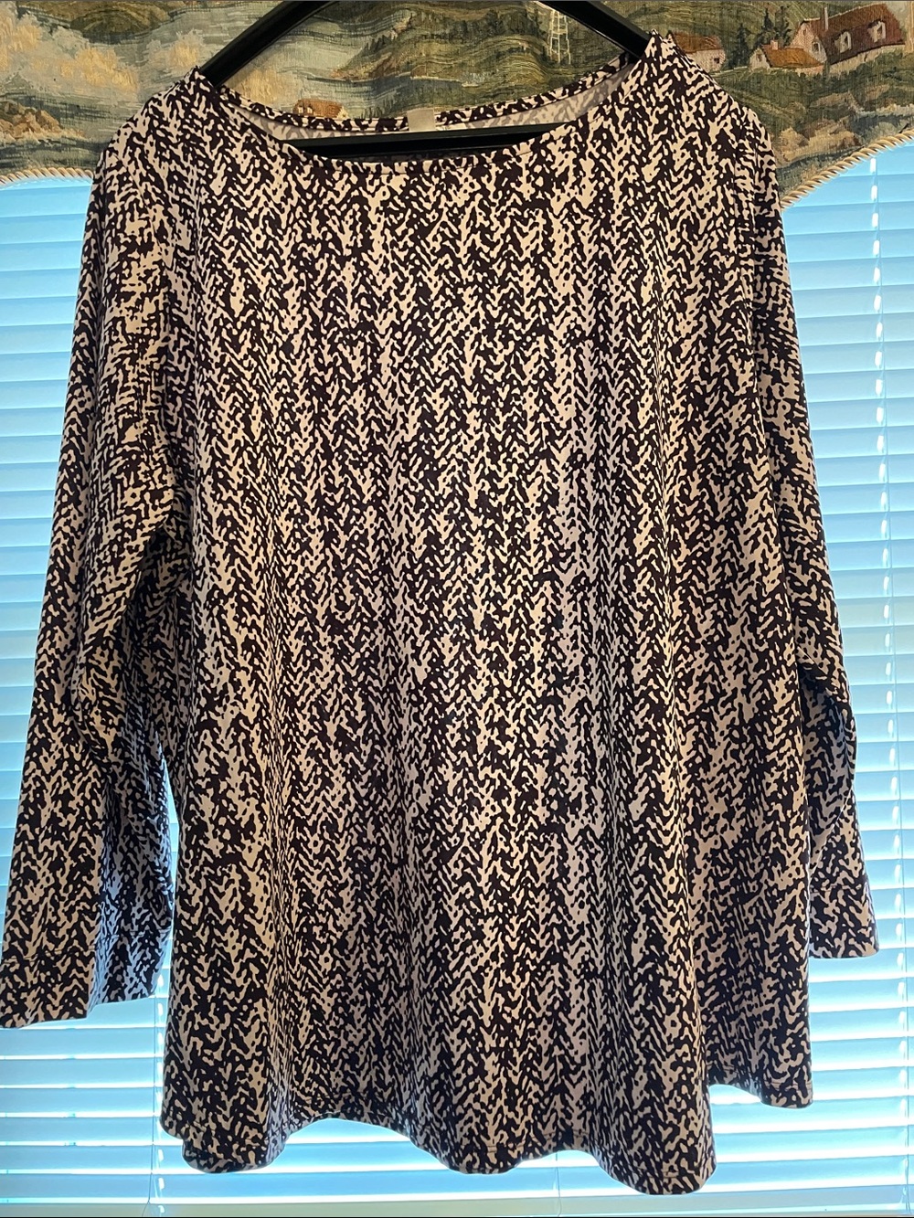 Malone Woman Long-Sleeve Black and Cream Patterned Women's Tunic